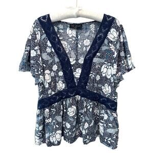 LANE BRYANT | Blue White Floral Blouse Boho Short Sleeve Lace Trim Top | Size 18